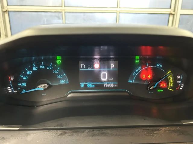 Peugeot E-2008 Active Pack