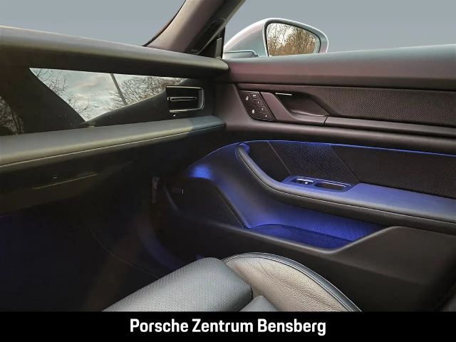 Porsche Taycan 4S Cross Turismo