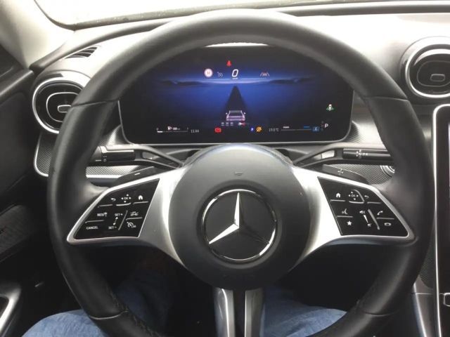 Mercedes-Benz C 180 AVANTGARDE Sedan