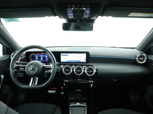 Mercedes-Benz A 250 4MATIC AMG Line