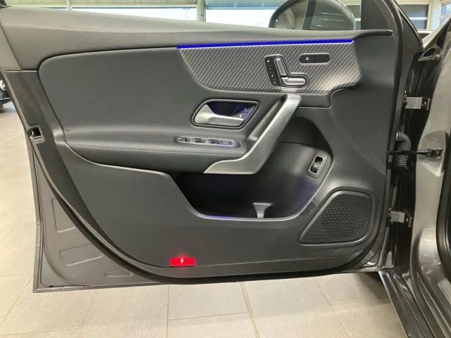 Mercedes-Benz A 200 Limousine PROGR+KAM+LED+AMBI+DIST+PANO+AHK