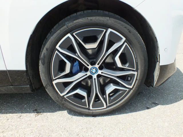 BMW iX xDrive40
