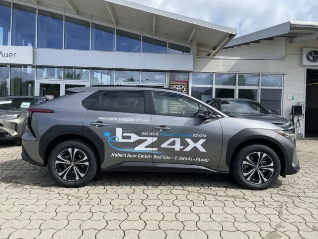 Toyota bZ4X Teamplayer *TOP*
