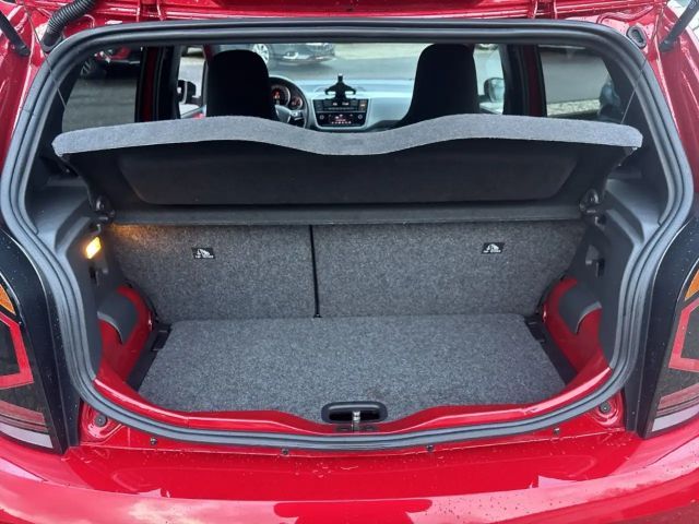 Volkswagen up! Active