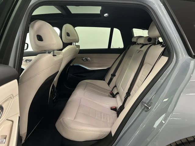 BMW 330 330e M-Sport Touring xDrive