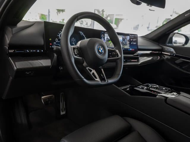 BMW 530 530e M-Sport Touring xDrive