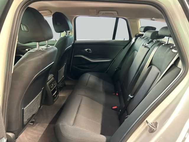 BMW 320 320e Touring xDrive