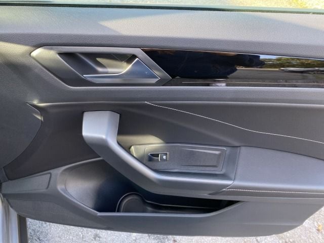 Volkswagen T-Roc 1.5 TSI DSG R-Line