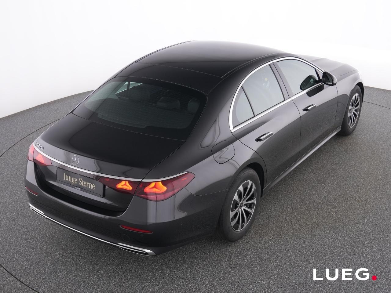 Mercedes-Benz E 200 AVANTGARDE Sedan