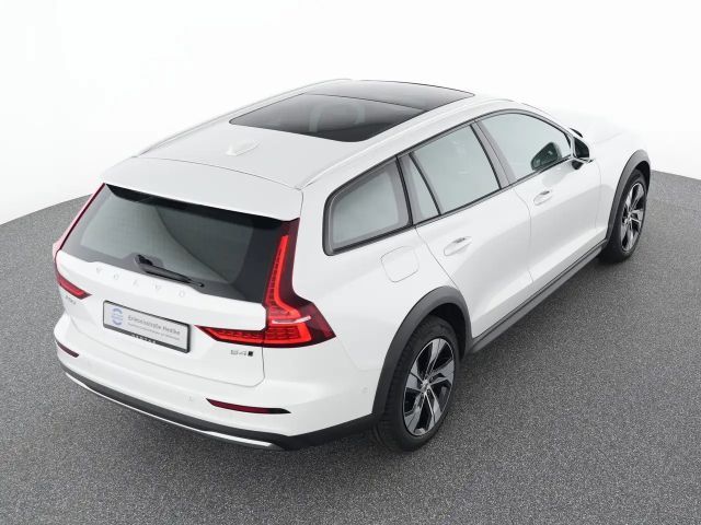 Volvo V60 Cross Country AWD Plus
