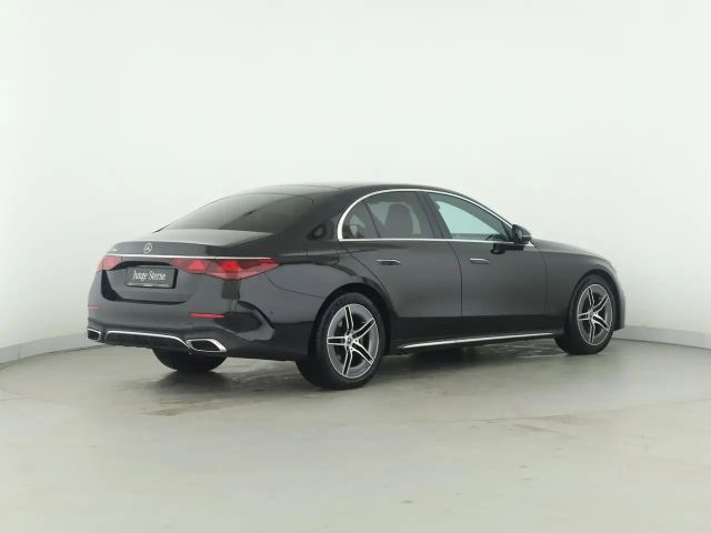 Mercedes-Benz E 220 AMG Line E 220 d Sedan
