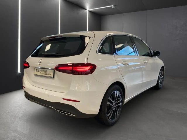 Mercedes-Benz B 220 4MATIC Progressive Sedan