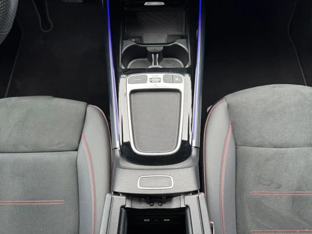 Mercedes-Benz B 200 AMG Line Sedan