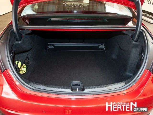 Mercedes-Benz C 180 AVANTGARDE Sedan