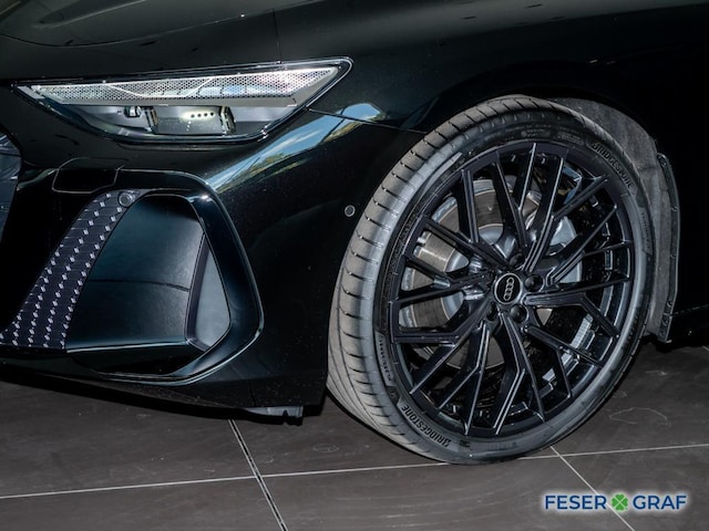 Audi A6 Avant Quattro S-Tronic