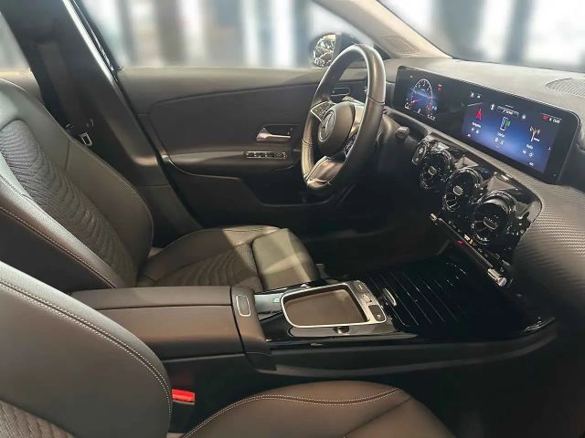 Mercedes-Benz A 180 A 180 d