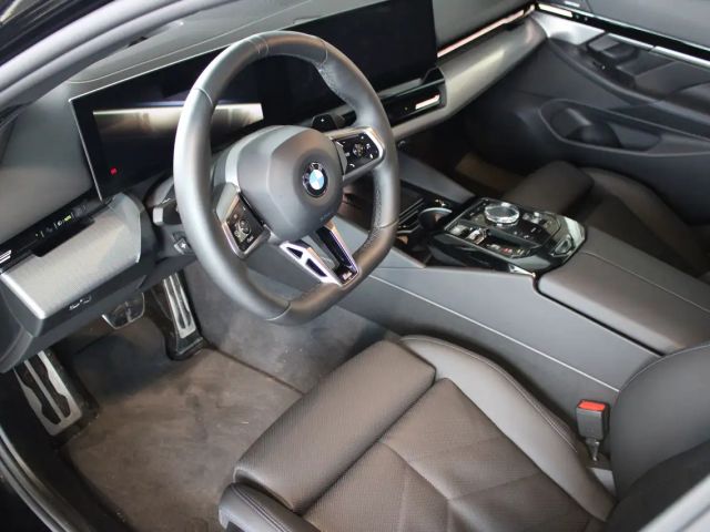 BMW 520 520d M-Sport Sedan