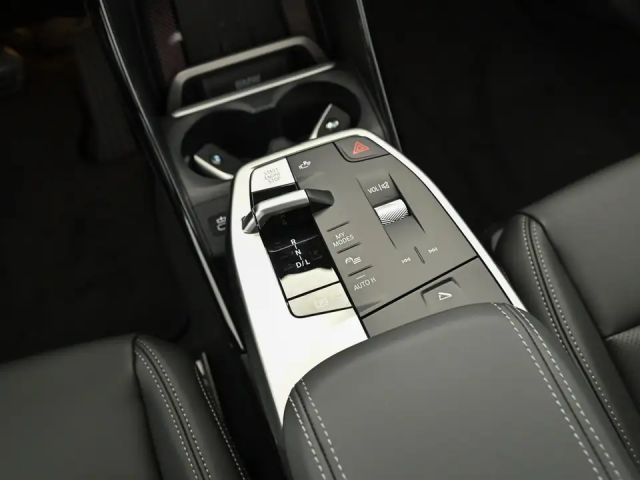 BMW 218 218d Active Tourer Luxury Line Sedan