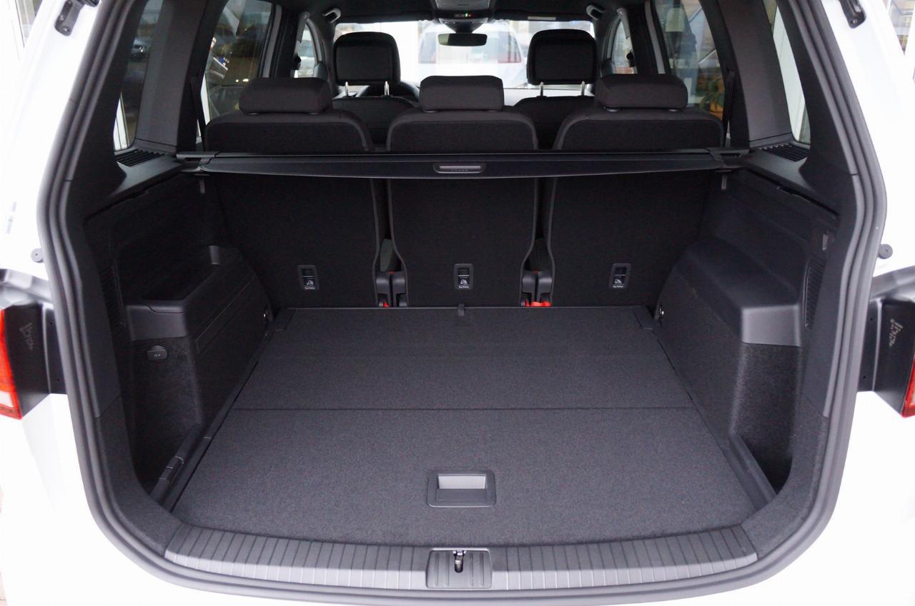 Volkswagen Touran 1.5 TSI DSG R-Line