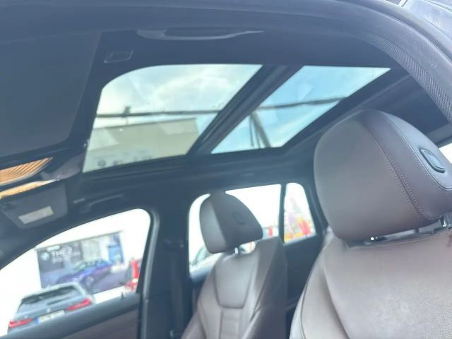 BMW 330 330e M-Sport xDrive