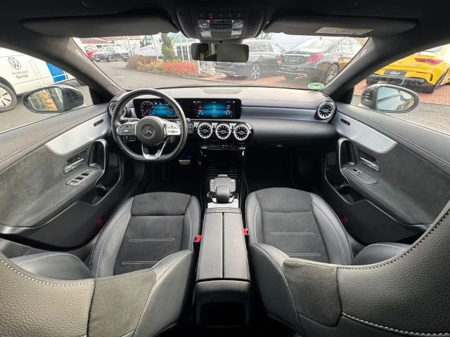 Mercedes-Benz CLA 200 AMG Line