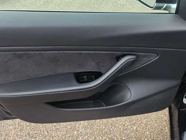 Tesla Model 3 AWD Long Range