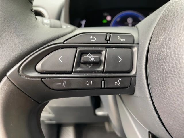 Toyota Yaris 1.5 HSD 116 PS B&W **Sondermodell**