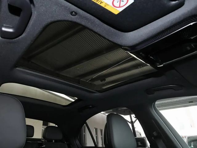 Mercedes-Benz C 200 AMG Line Sedan