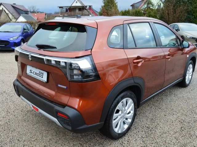Suzuki S-Cross Hybrid