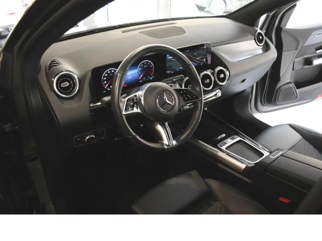 Mercedes-Benz B 180 Sedan