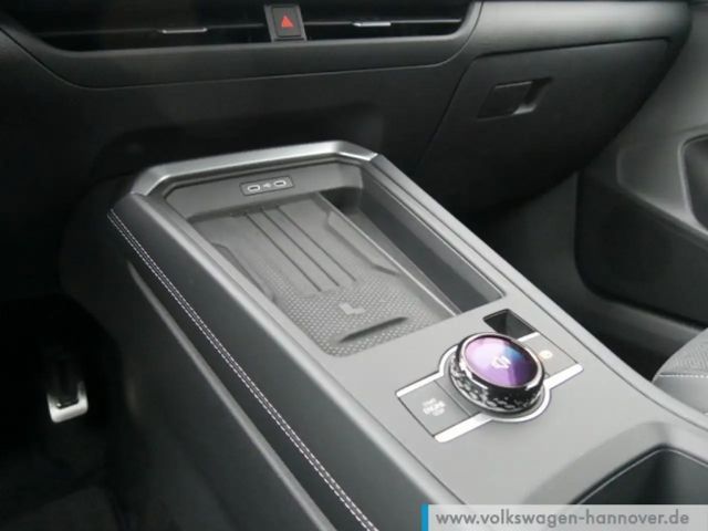 Volkswagen T-Roc 1.5 eTSI DSG IQ.Drive R-Line