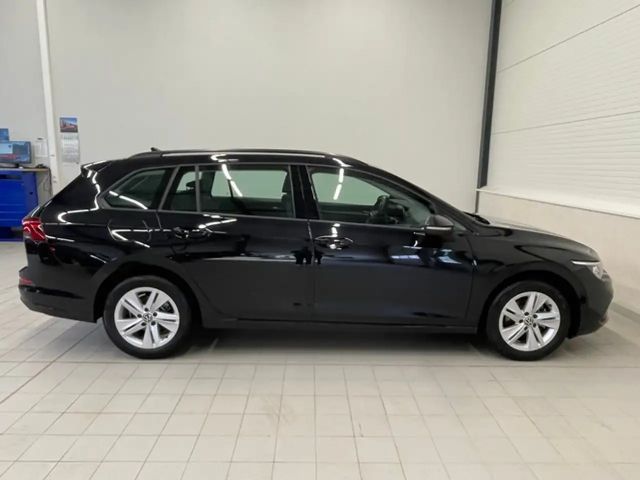 Volkswagen Golf 1.5 eTSI Golf VIII Life Variant