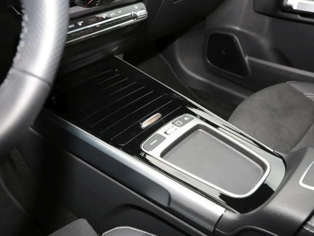 Mercedes-Benz GLB 200 AMG Line GLB 200 d