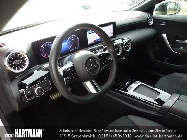 Mercedes-Benz CLA 200 AMG Line Coupé