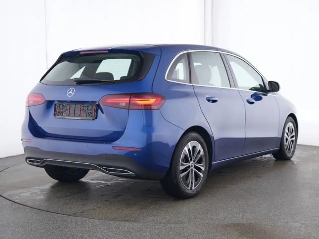 Mercedes-Benz B 200 Progressive Sedan