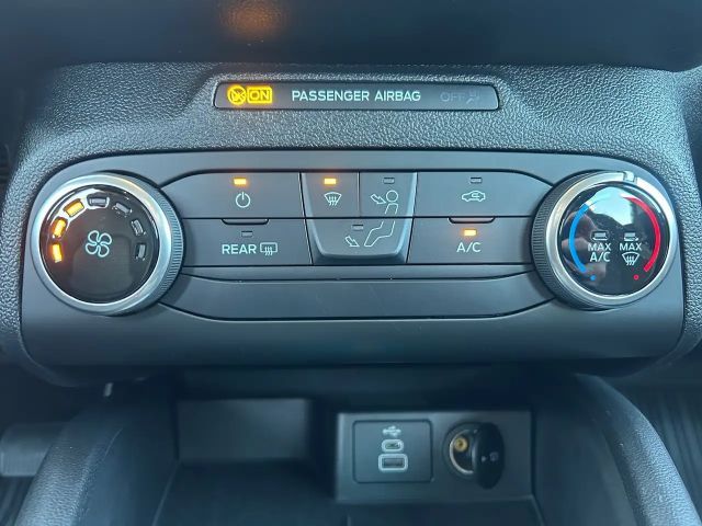 Ford Focus Cool & Connect