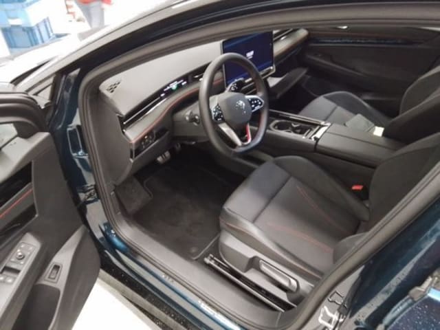 Volkswagen ID.7 340PS 4M NP.73T ACC.5J-G.WÄRMEPUMPE.AHK.AREA-VIEW.NAVI.HUD.LED.LKRD-HZ