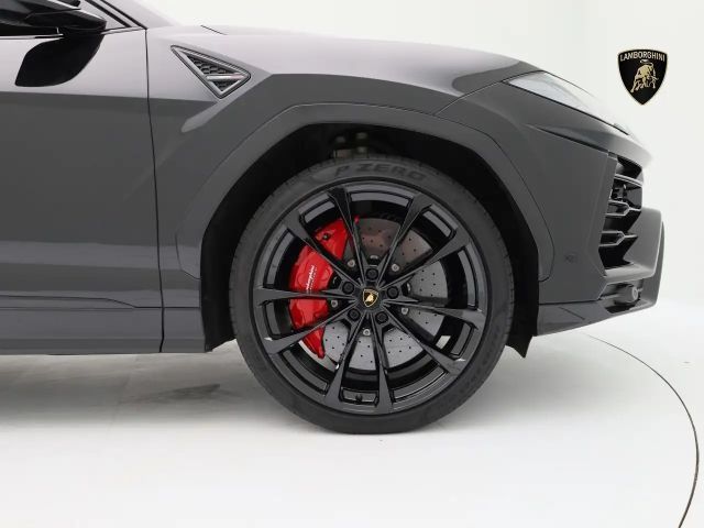Lamborghini Urus MY22 I AKRAPOVIC I B&O I PANO