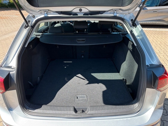 Volkswagen Golf 1.5 eTSI DSG Life Variant