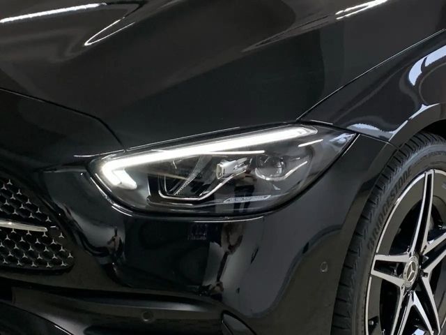 Mercedes-Benz C 200 AMG Line Sedan