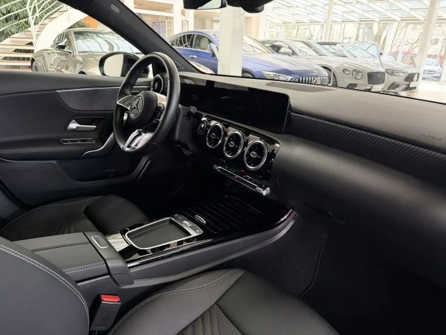 Mercedes-Benz A 180 A 180 d Urban