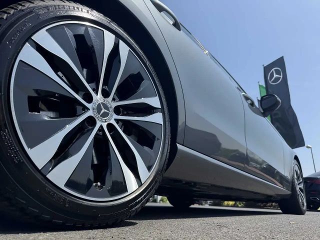 Mercedes-Benz C 300 4MATIC AVANTGARDE Sedan