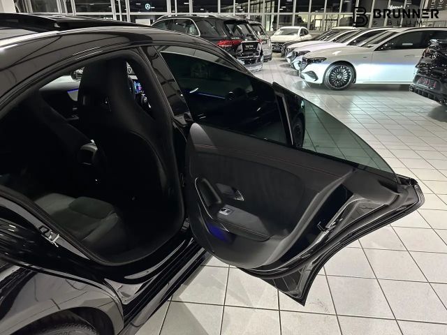 Mercedes-Benz CLA 200 AMG Line Coupé