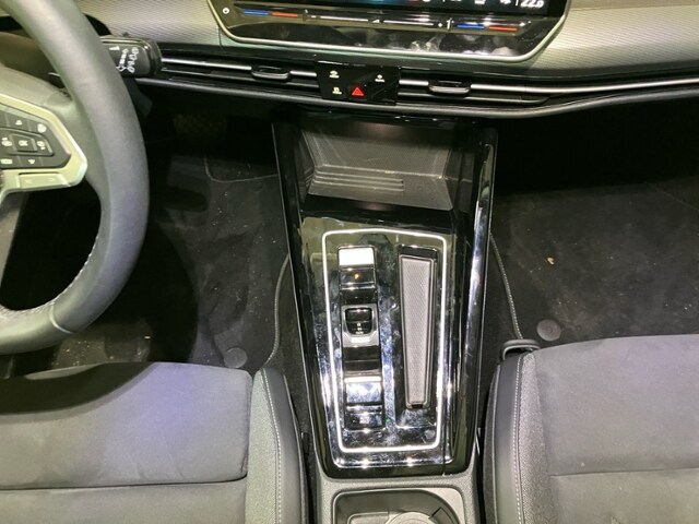 Volkswagen Golf 1.5 eTSI DSG Variant