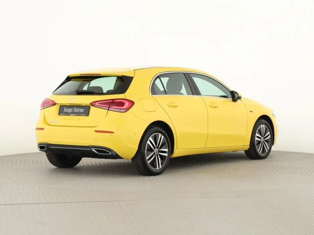 Mercedes-Benz A 250 A 250 e