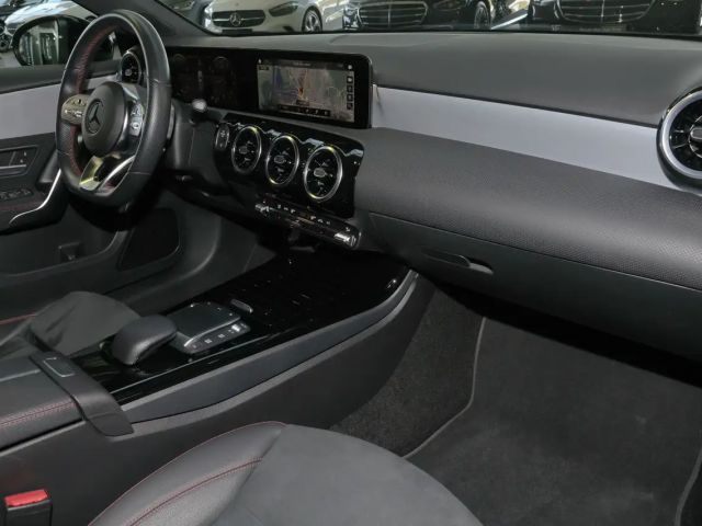 Mercedes-Benz A 180 AMG Line