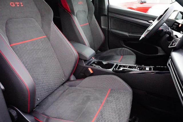 Volkswagen Golf 2.0 TSI DSG