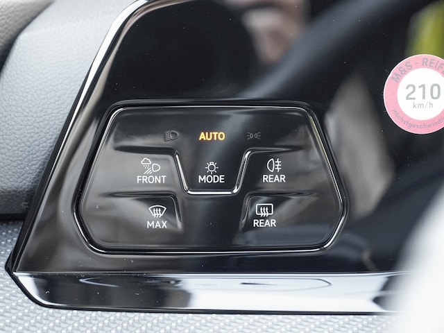 Volkswagen Golf 2.0 TSI DSG Golf VIII R-Line