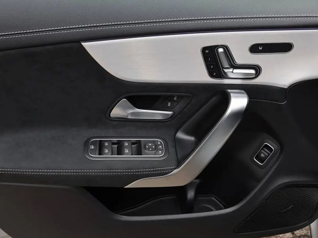 Mercedes-Benz CLA 200 AMG Line Coupé