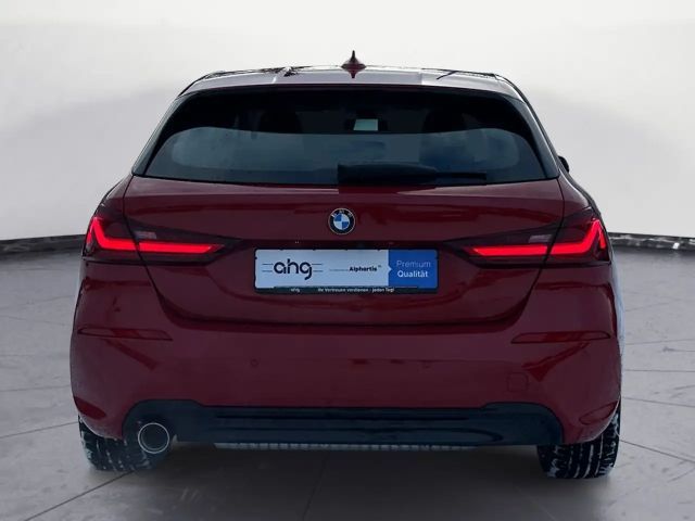 BMW 118 118i Sedan Sport Line